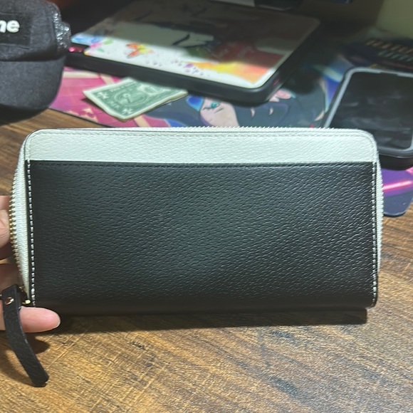Kate Spade Black and White Wallet - Picture 2 of 5
